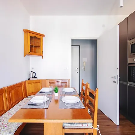 Elegant Apartment-con Free Wi-fi & A/c Apartament